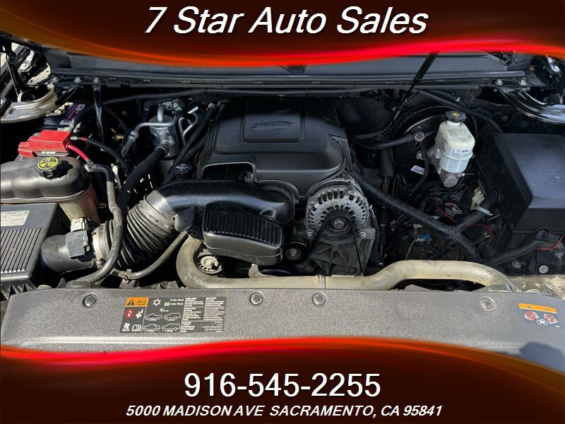 Used 2014 GMC Yukon XL Denali image 28