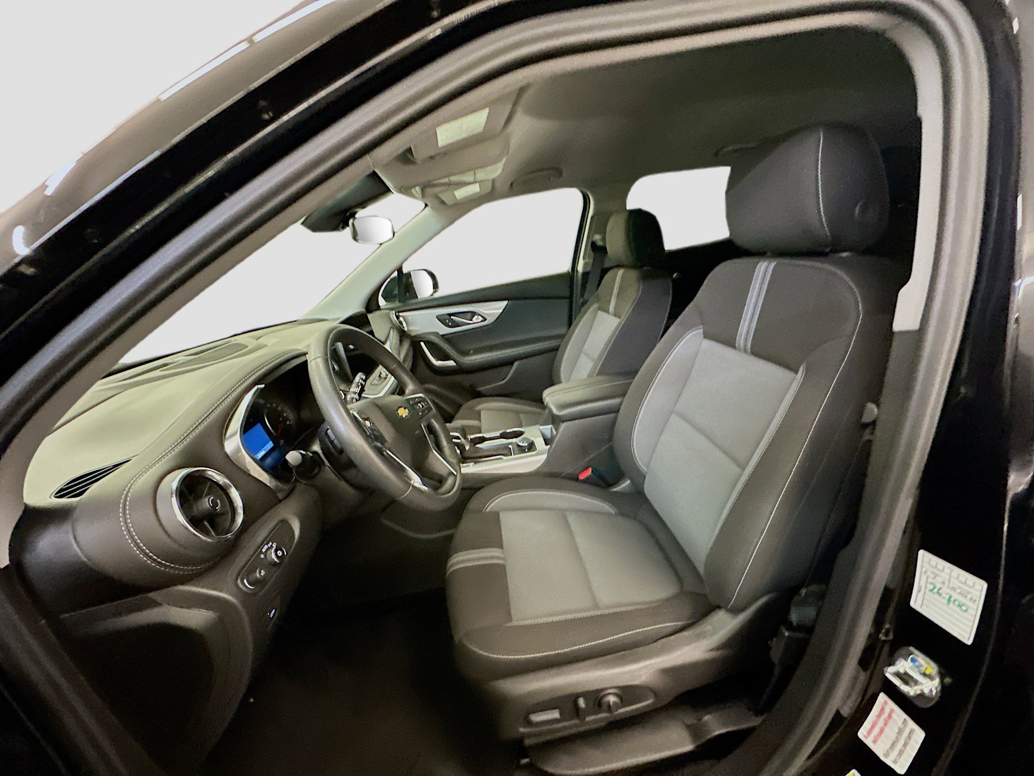 Used 2025 Chevrolet Blazer LT image 13