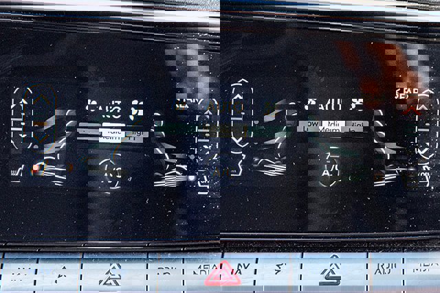 Used 2025 Genesis GV70 2.5T image 20