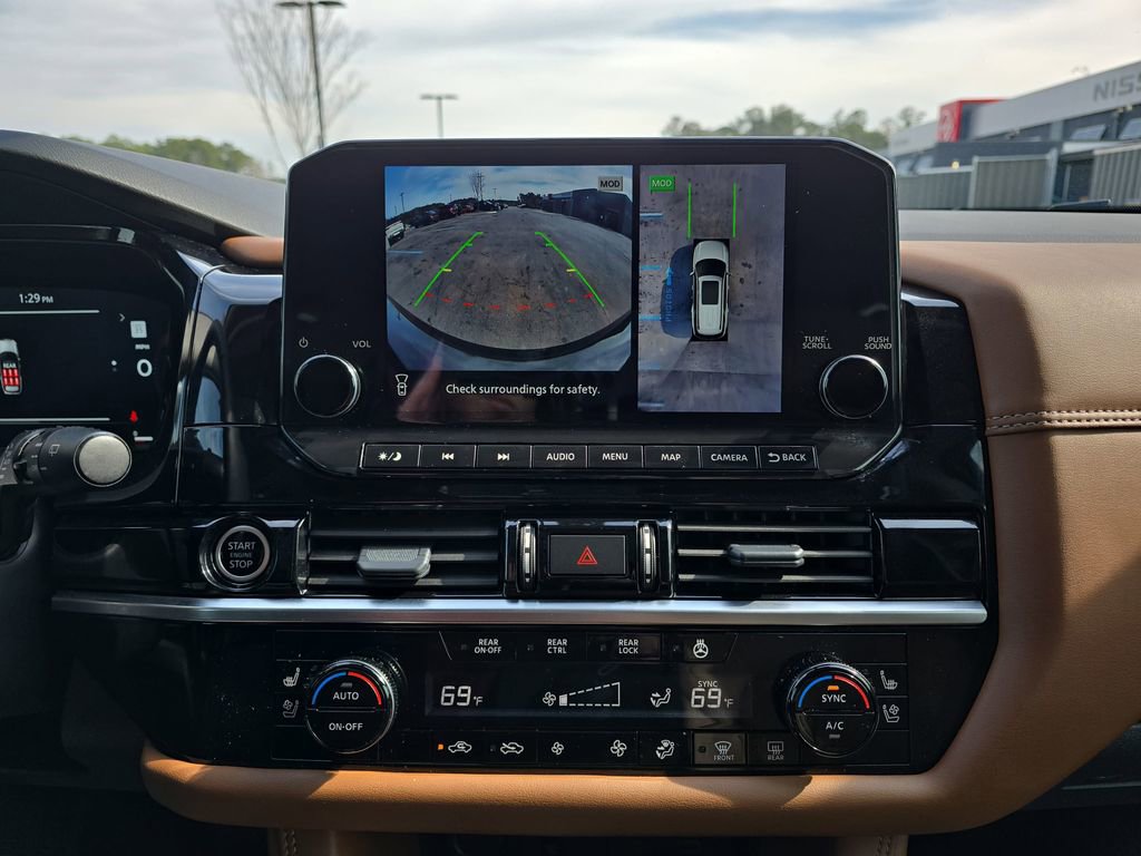 Used 2024 Nissan Pathfinder Platinum w/ Black Appearance Package image 28