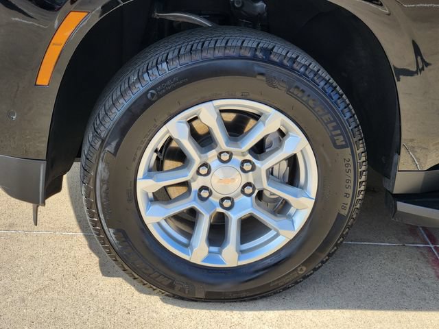Used 2025 Chevrolet Suburban LS RWD image 17