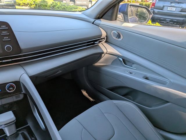Used 2023 Hyundai Elantra SEL FWD image 20