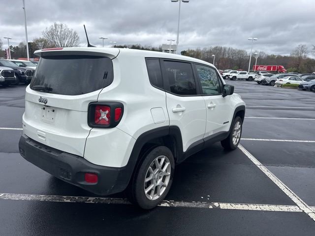 Used 2023 Jeep Renegade Latitude image 3