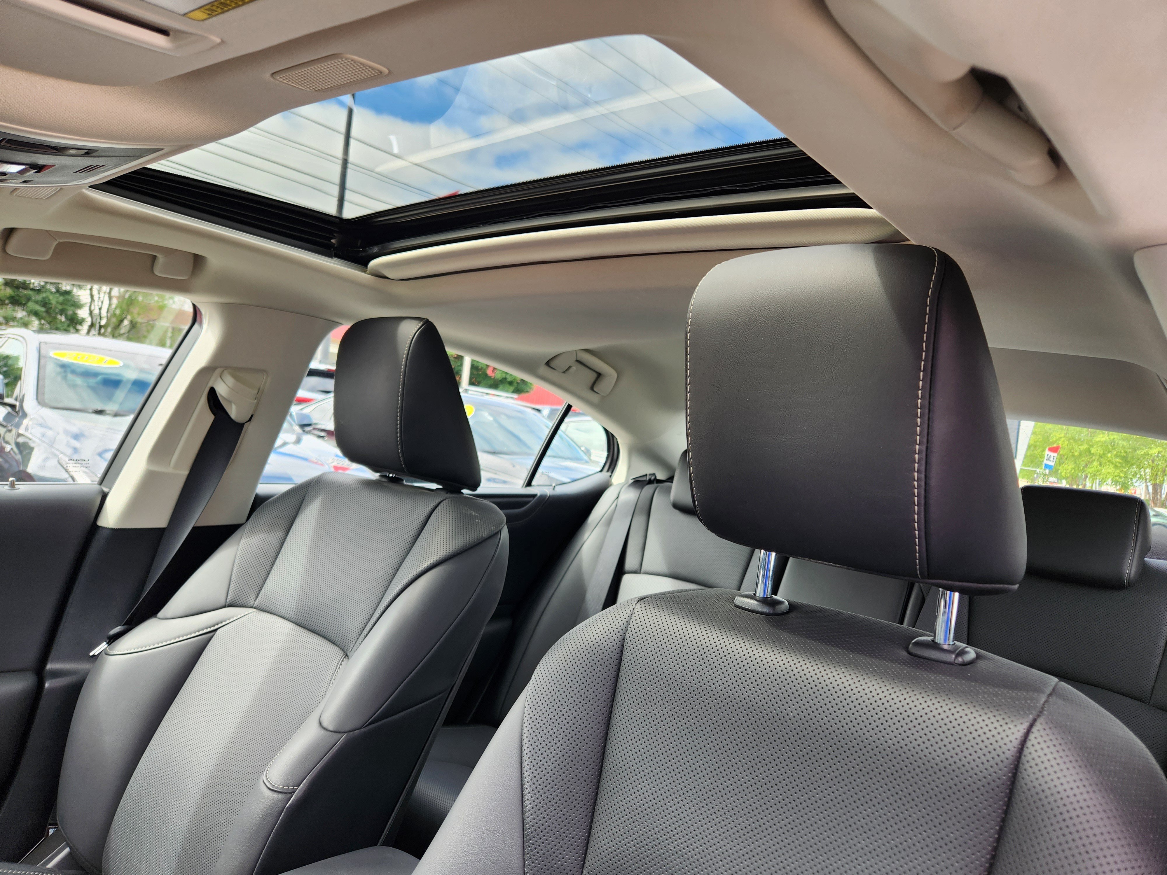 Used 2022 Lexus ES 350 w/ Premium Package FWD image 12