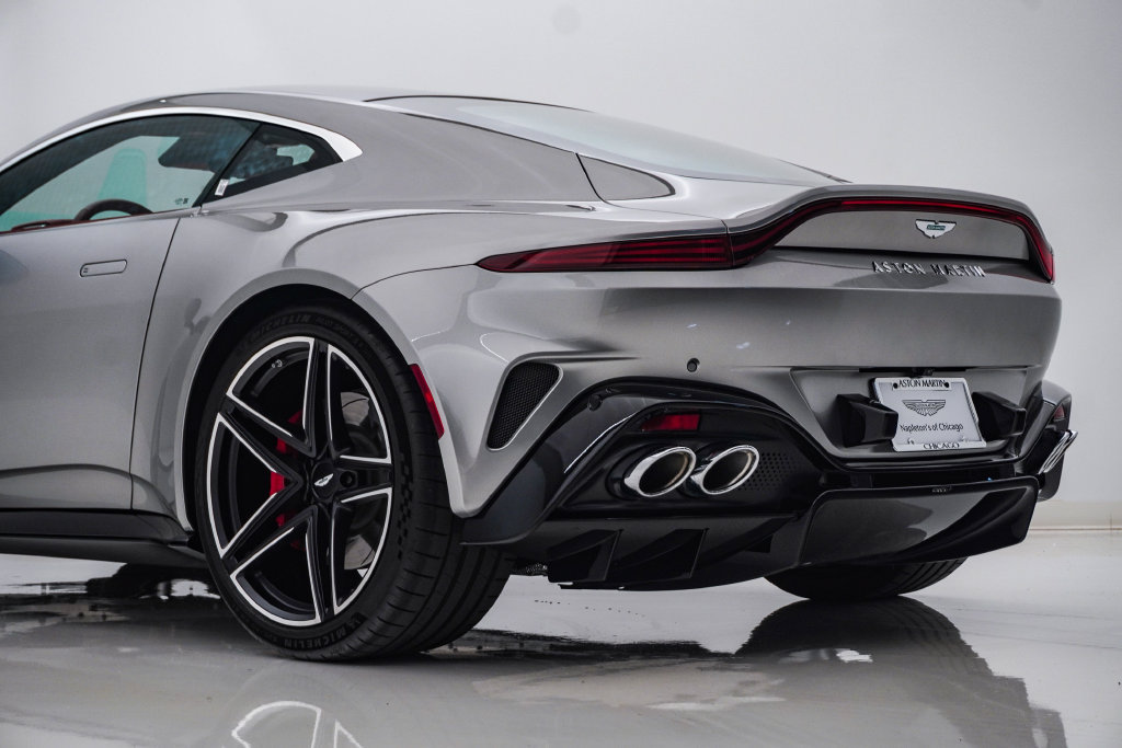Used 2025 Aston Martin V8 Vantage Roadster RWD image 11