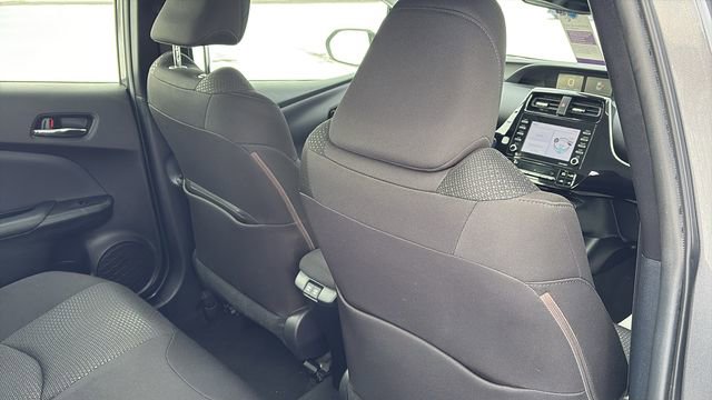 Used 2021 Toyota Prius LE image 24