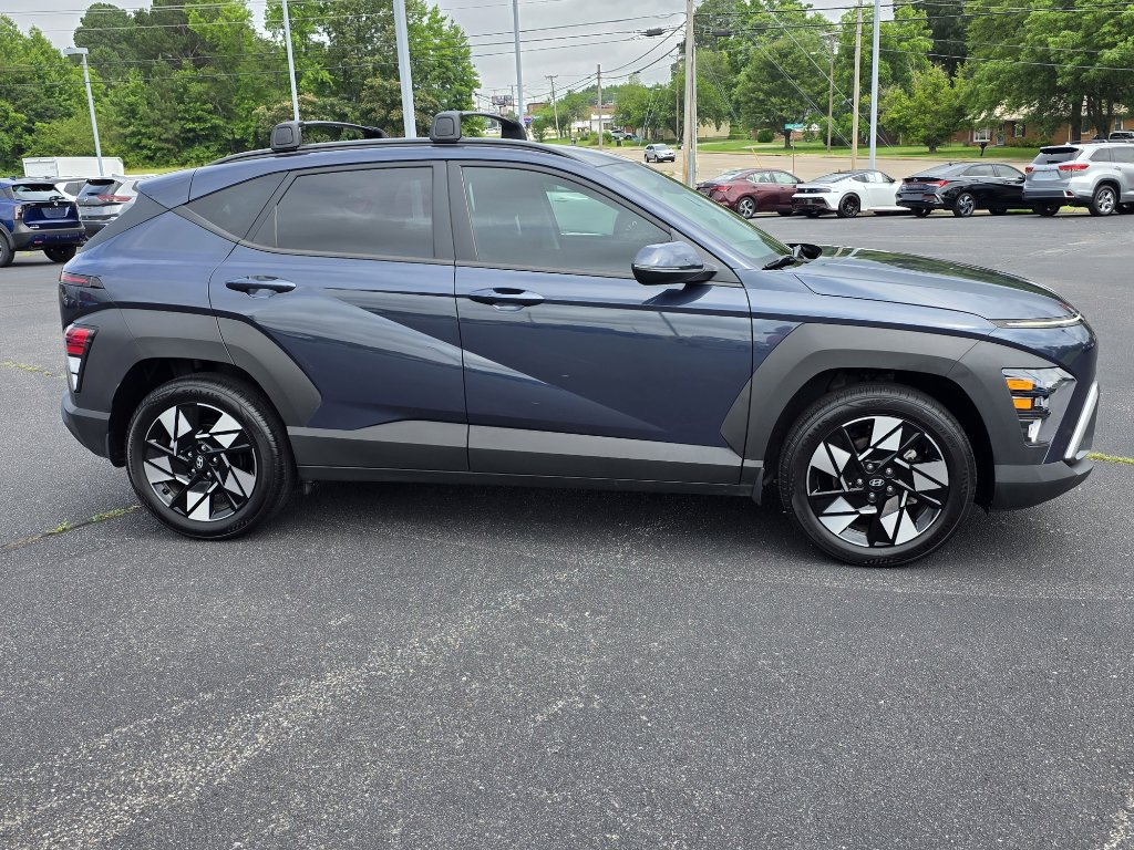 Used 2024 Hyundai Kona SEL image 2