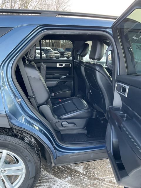 Used 2020 Ford Explorer XLT w/ Equipment Group 202A image 16