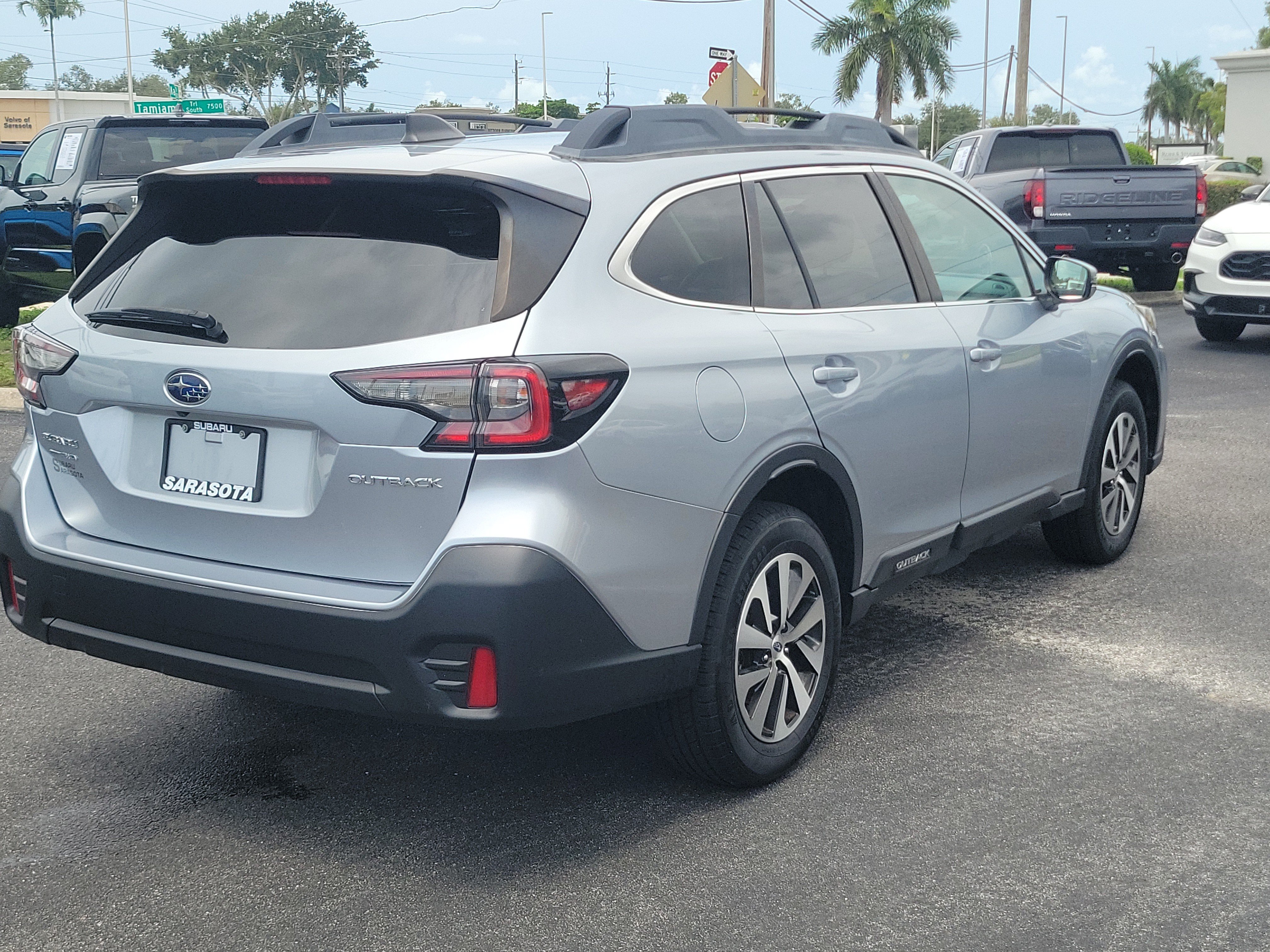 Used 2020 Subaru Outback Premium AWD/4WD image 6
