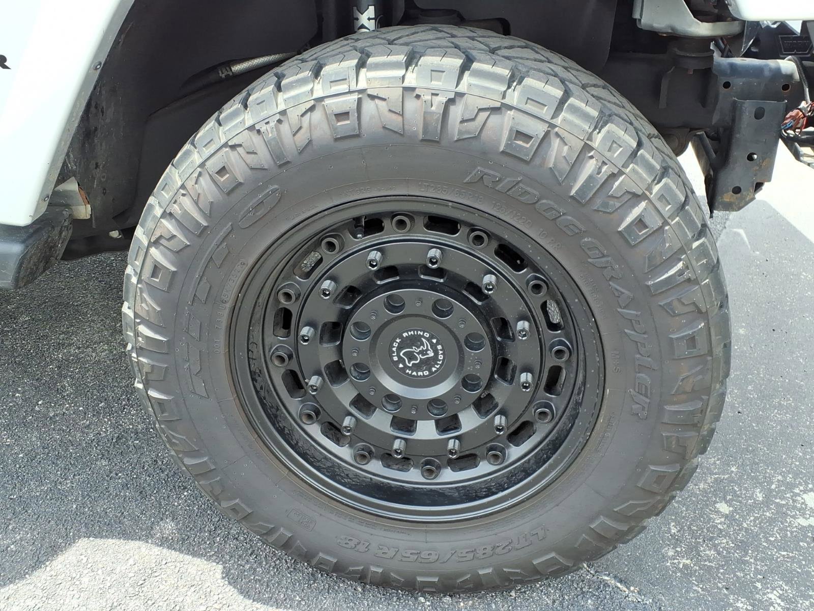 Used 2011 Jeep Wrangler Sahara w/ Dual Top Group AWD/4WD image 9