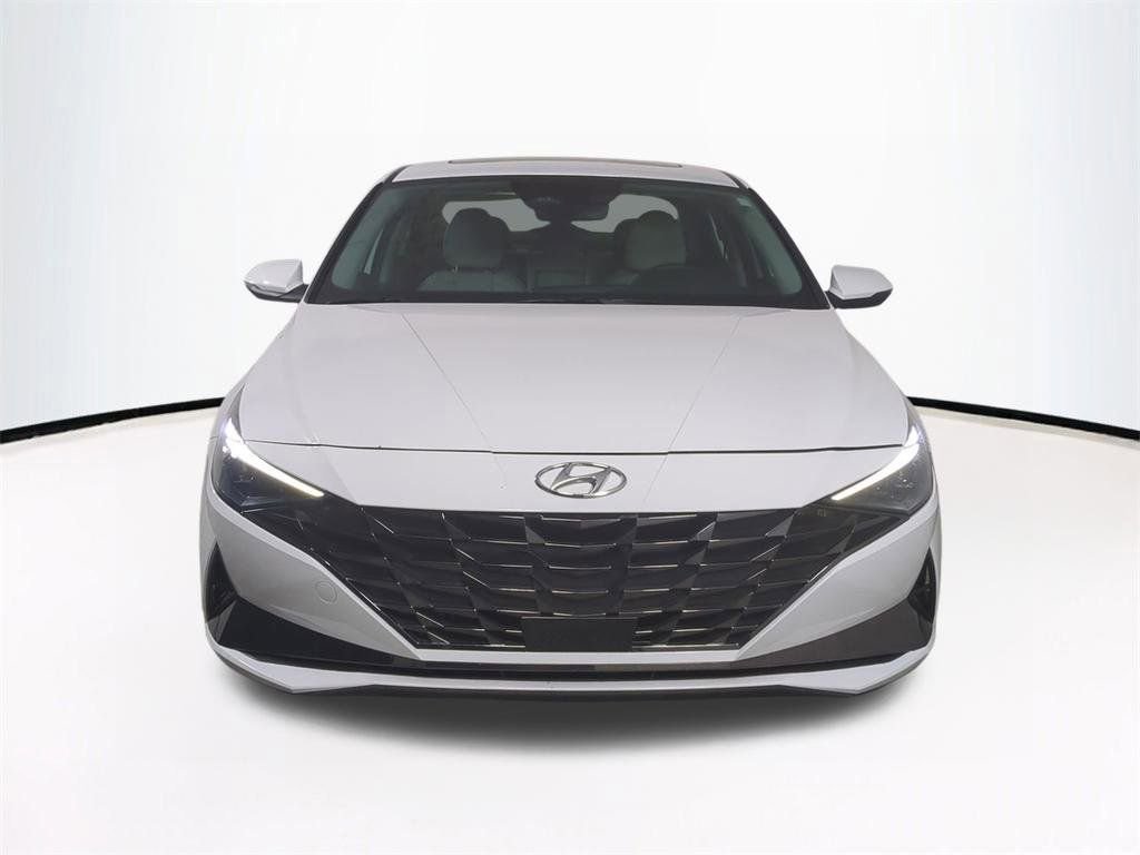 Used 2023 Hyundai Elantra Limited w/ Cargo Package image 3