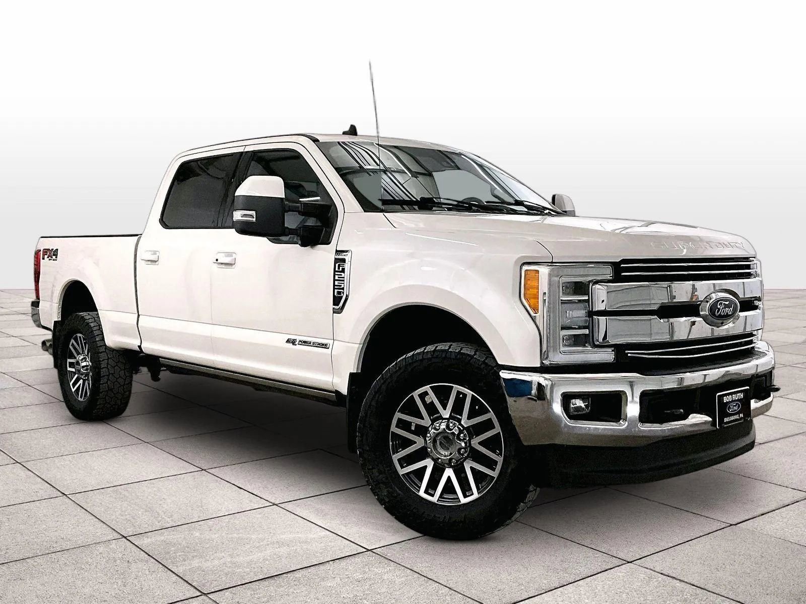 Used 2019 Ford F250 Lariat w/ Lariat Ultimate Package AWD/4WD image 2