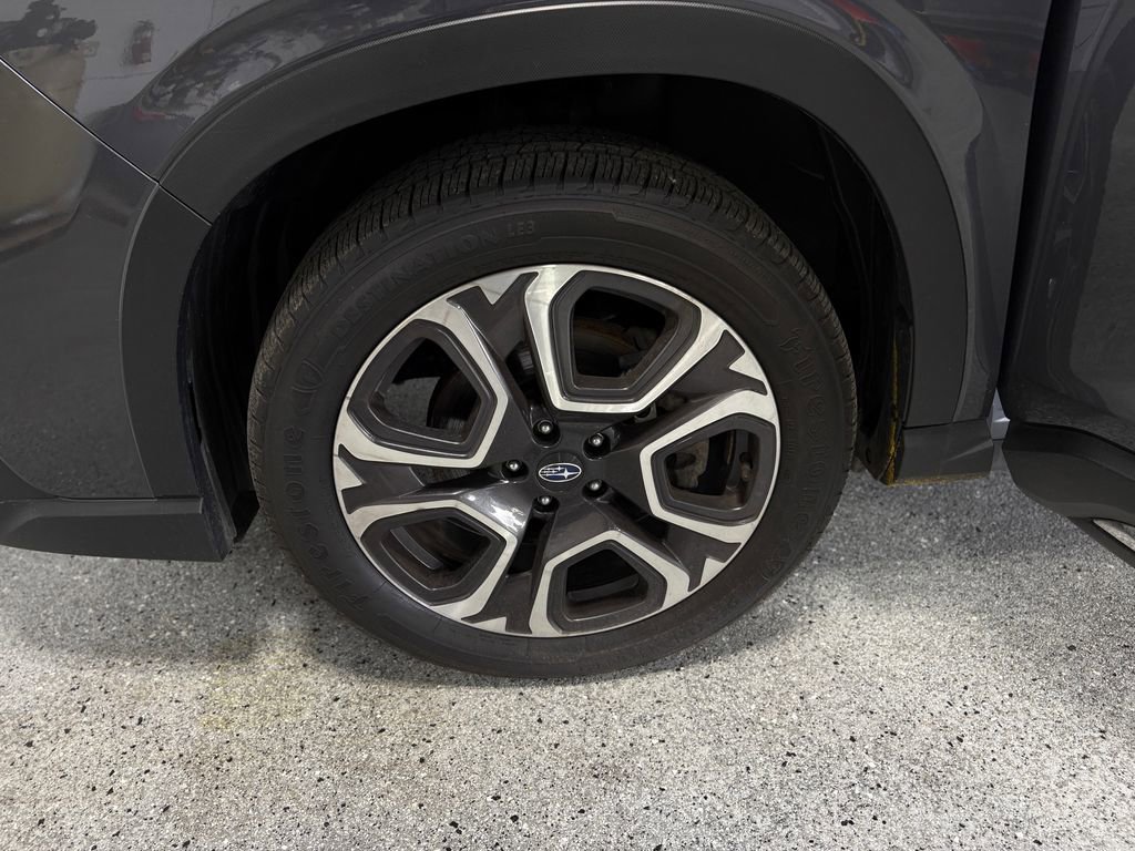Used 2023 Subaru Ascent Limited image 28
