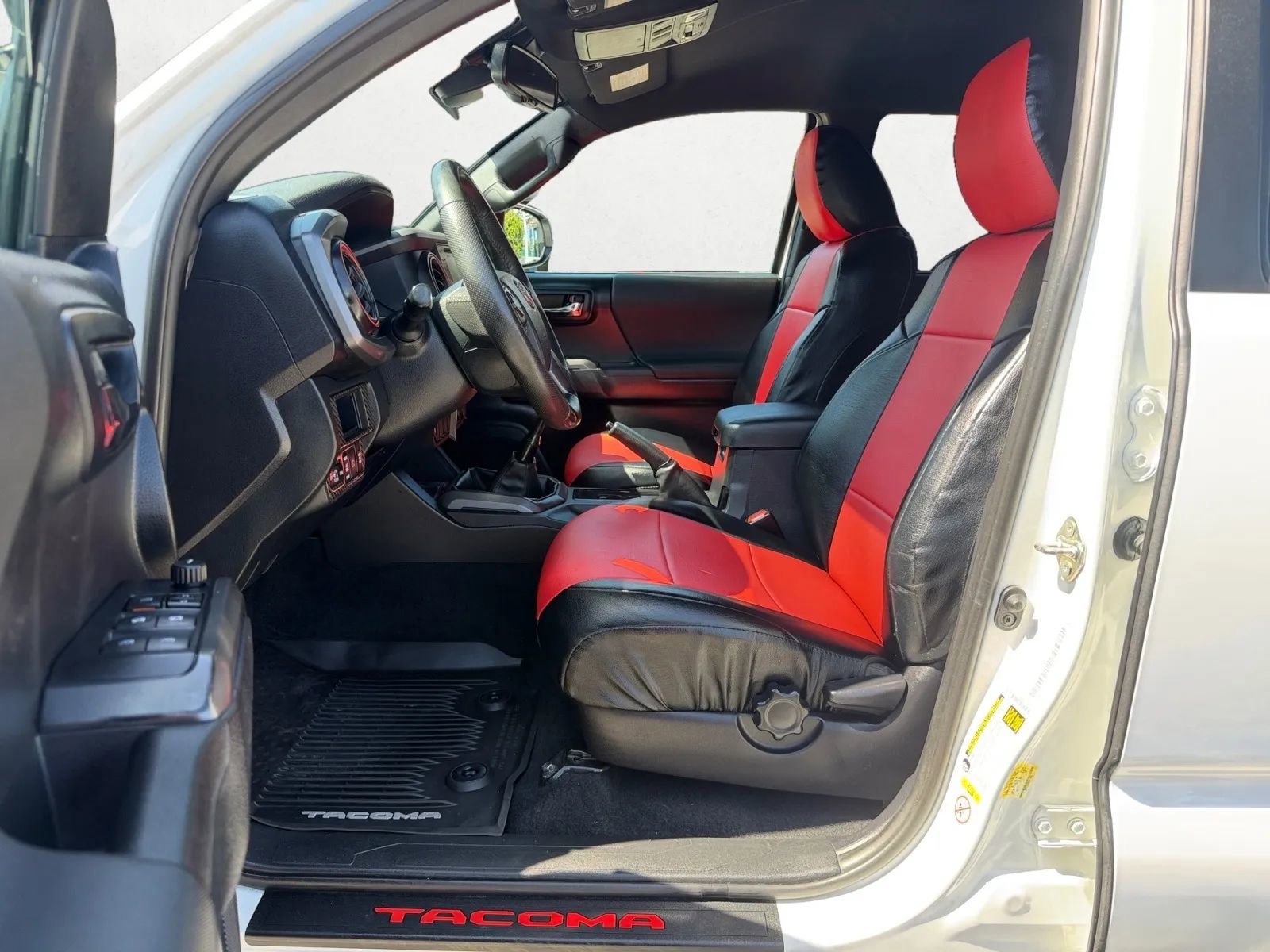 Used 2019 Toyota Tacoma TRD Off-Road image 11