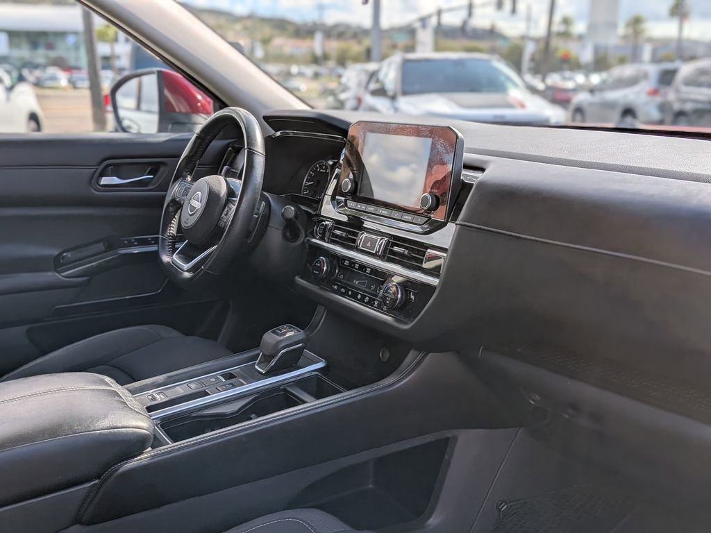 Used 2022 Nissan Pathfinder SV w/ SV Black Package image 29