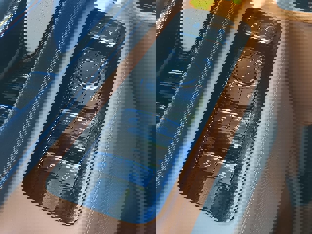 Used 2025 Lincoln Aviator Black Label w/ Jet Appearance Package image 25