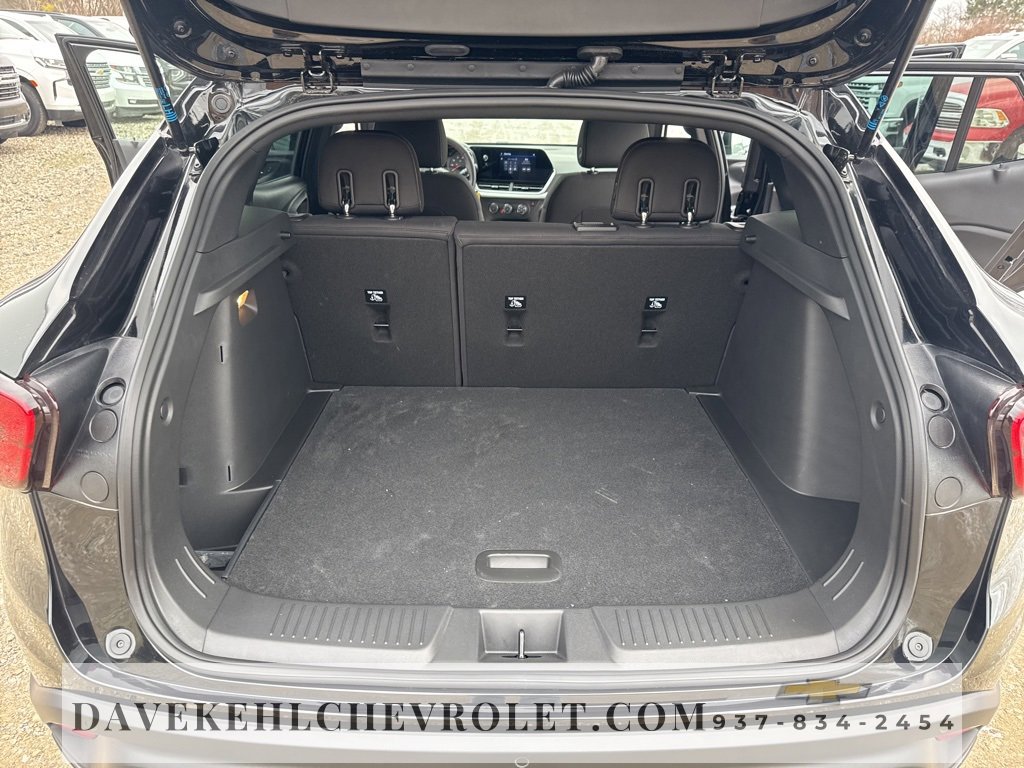 Used 2025 Chevrolet Trax RS w/ Driver Confidence Package image 30