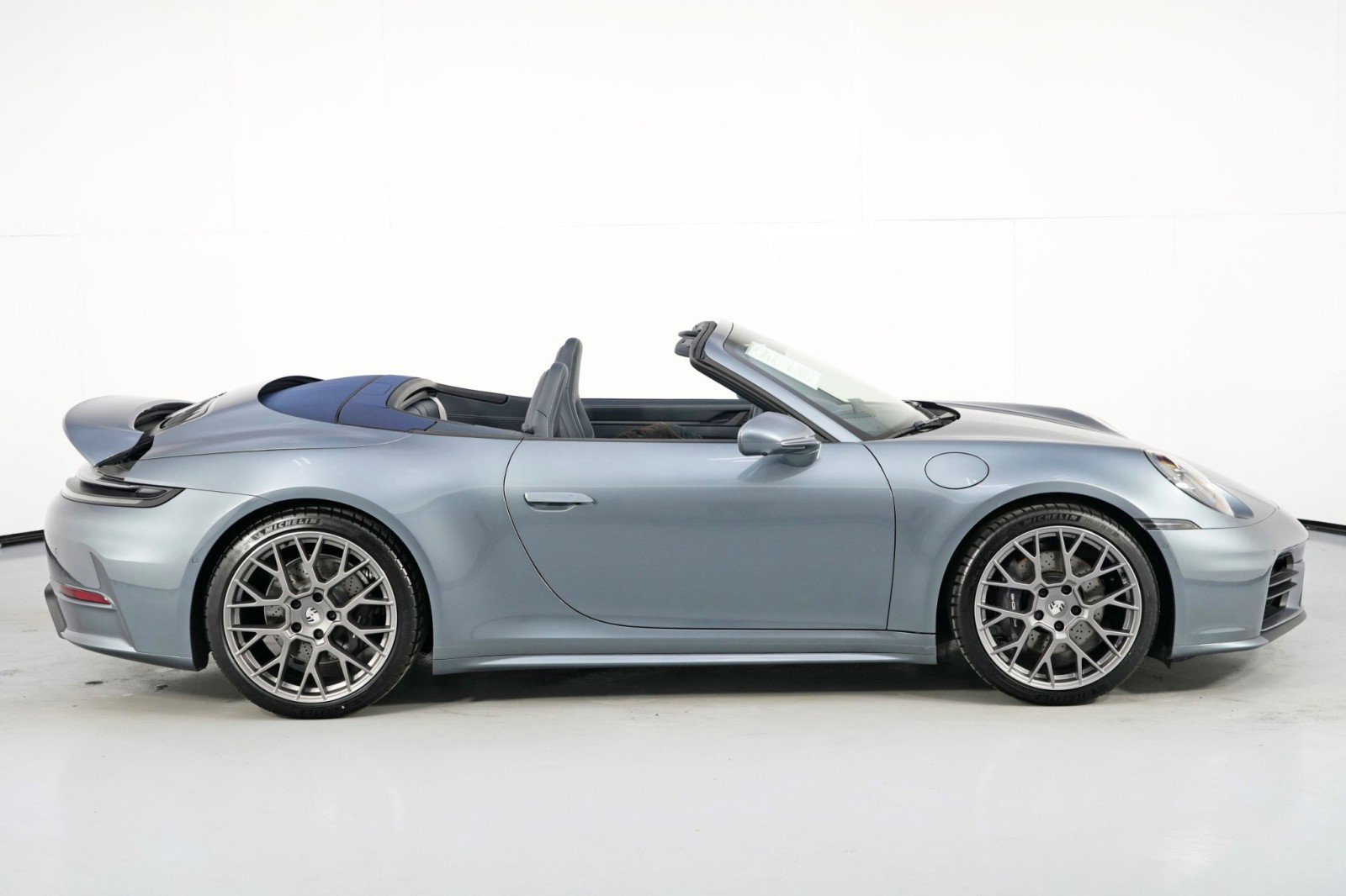 Used 2025 Porsche 911 Carrera image 53