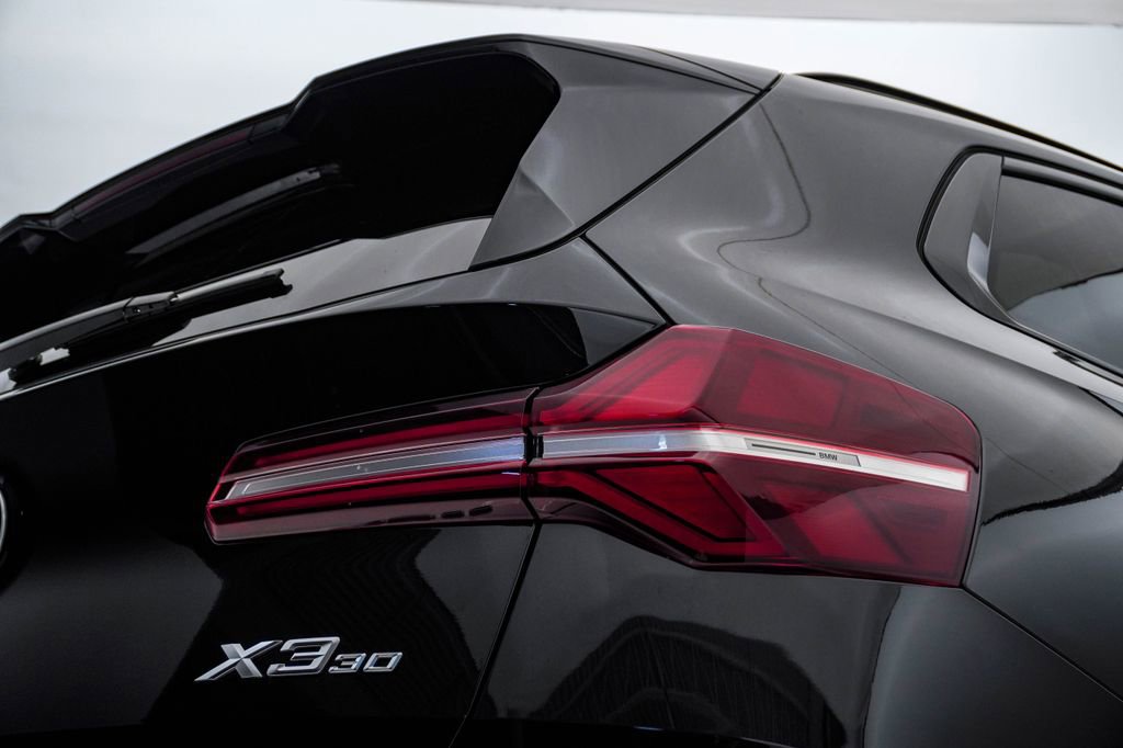 Used 2025 BMW X3 xDrive30i w/ Premium Package image 13