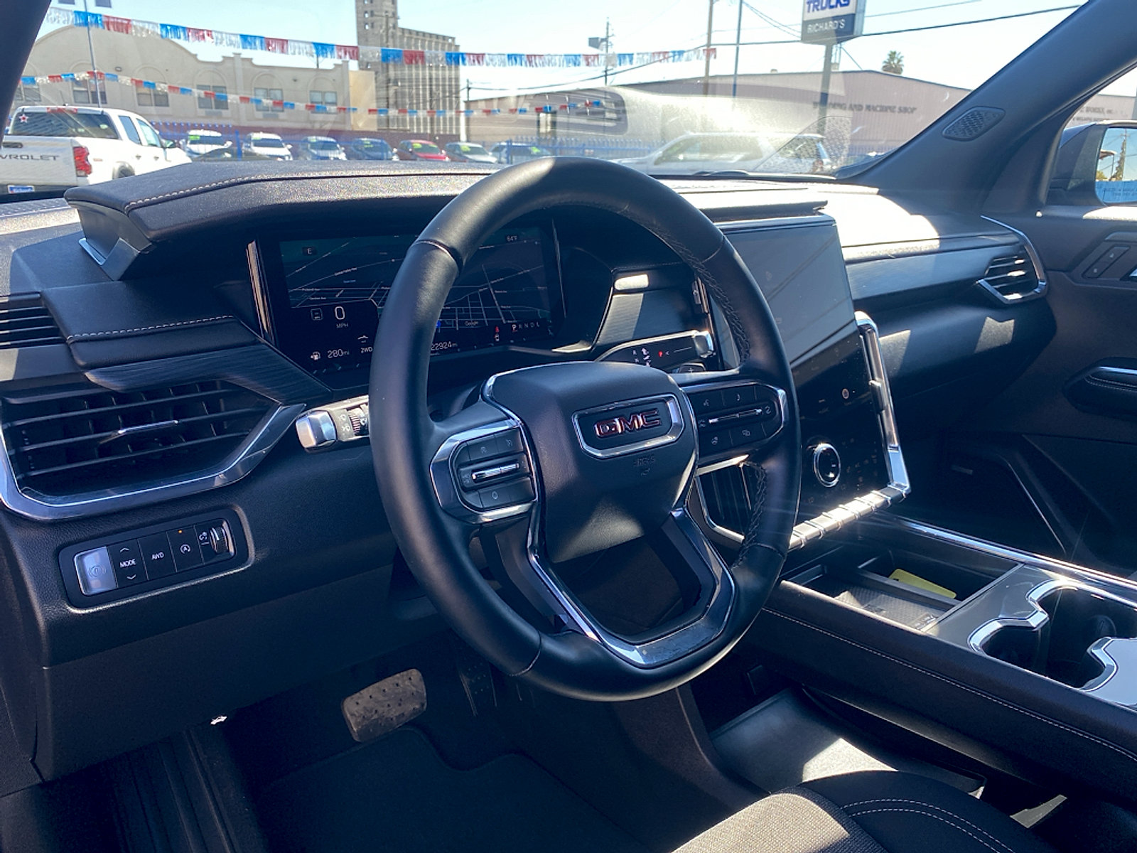 Used 2025 GMC Acadia Elevation AWD/4WD image 23