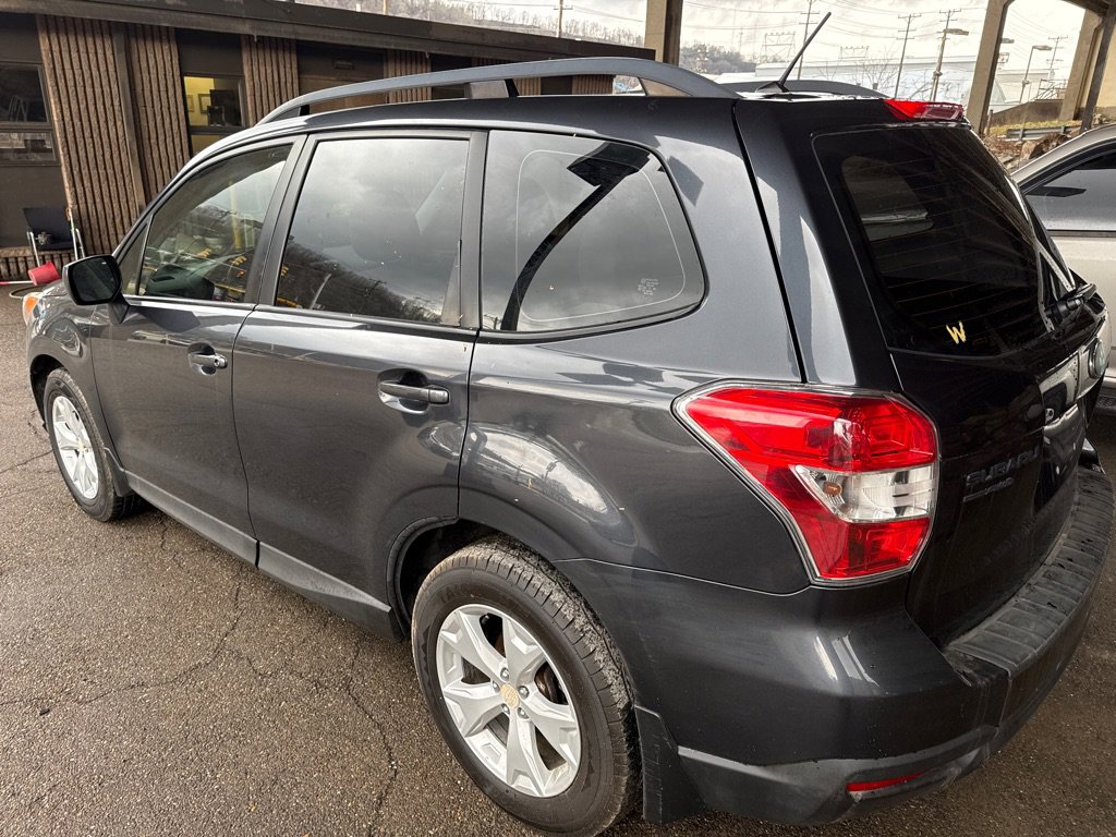 Used 2015 Subaru Forester 2.5i w/ Alloy Wheel Package image 2