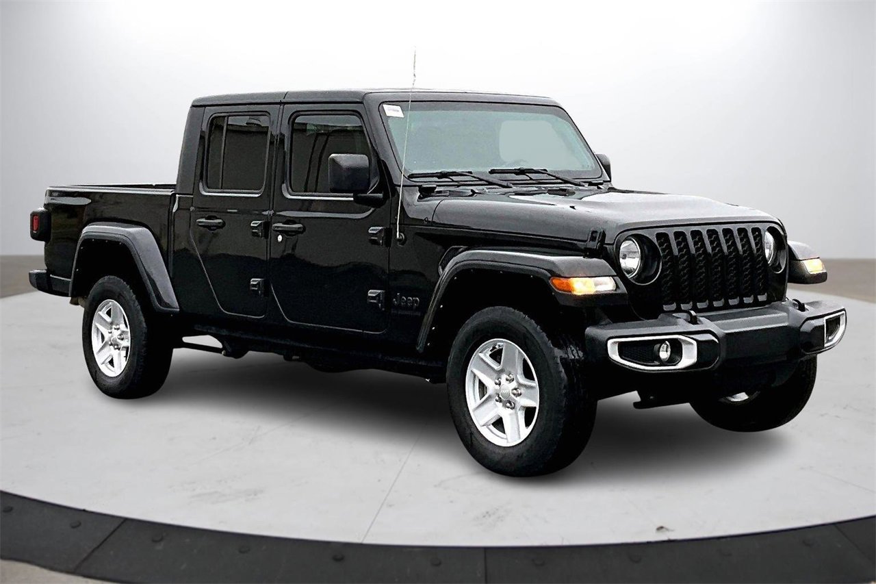 Certified 2022 Jeep Gladiator Sport image 2