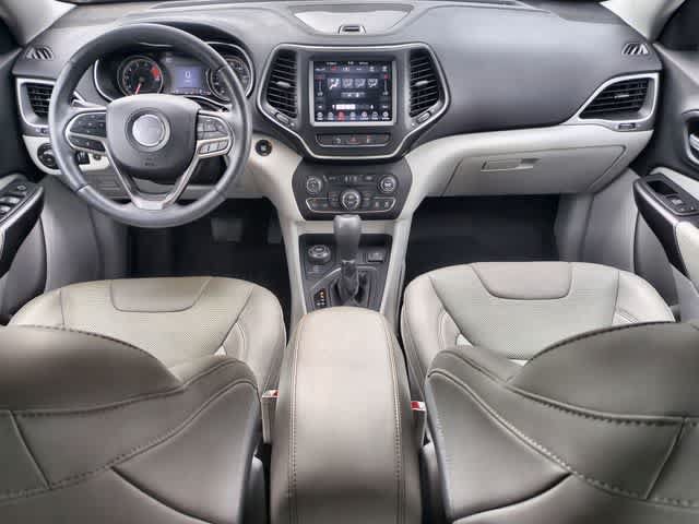Certified 2021 Jeep Cherokee Latitude Lux w/ Comfort/Convenience Group AWD/4WD image 16