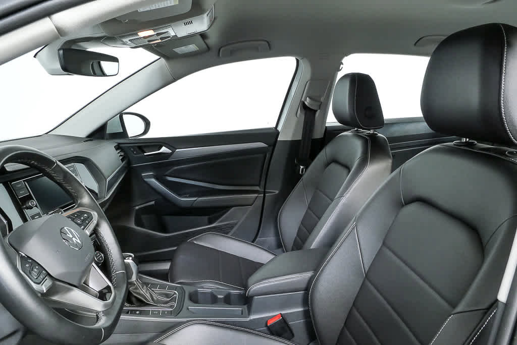 Used 2023 Volkswagen Jetta SE image 8