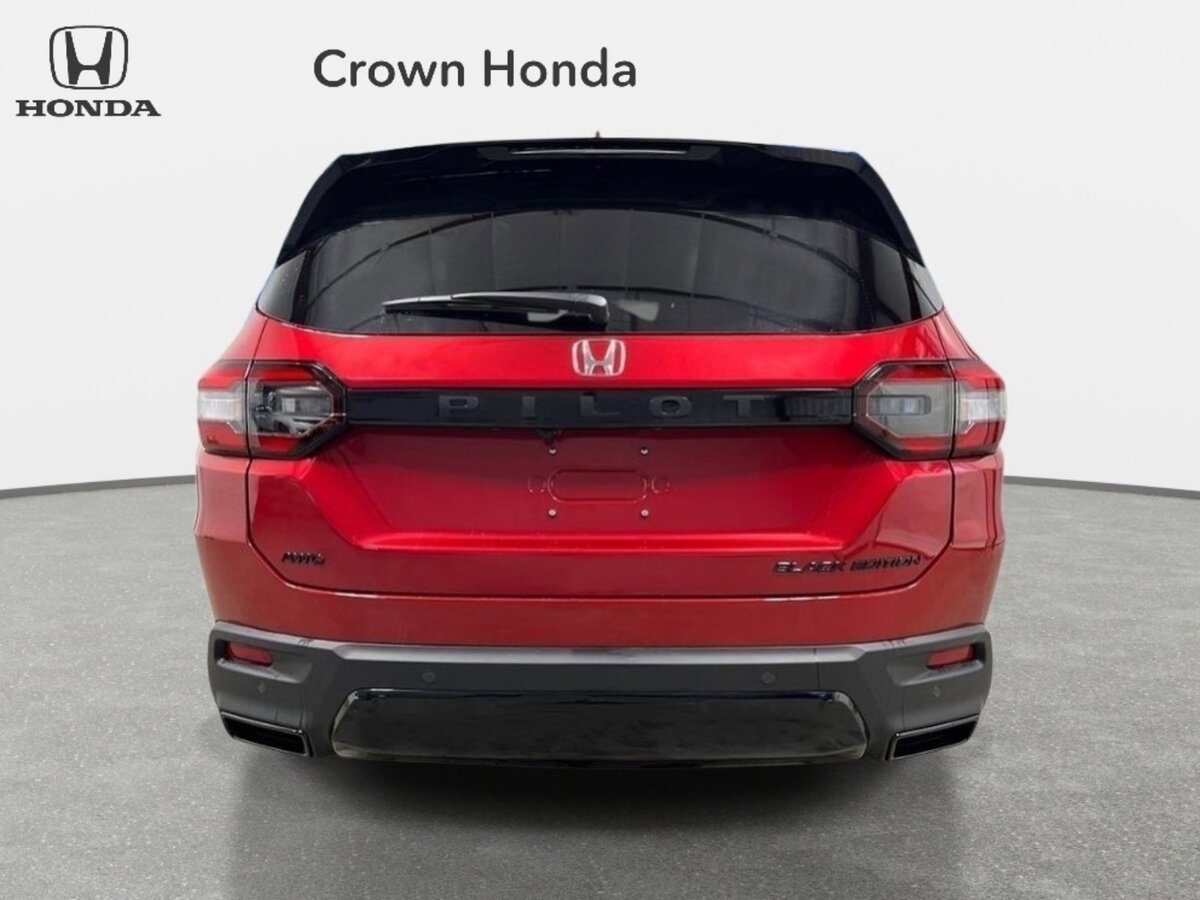 New 2026 Honda Pilot Black Edition image 4