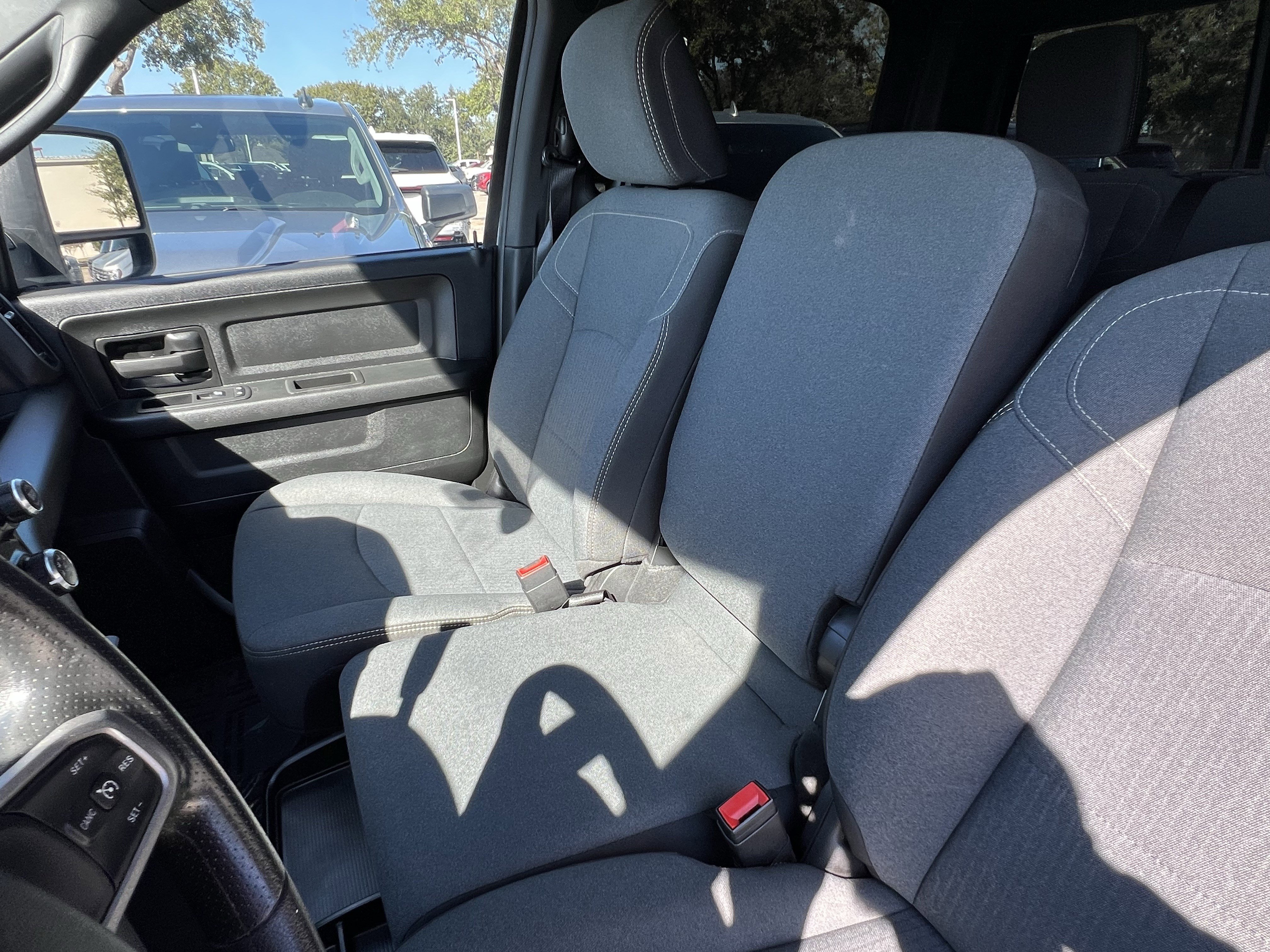 Used 2024 RAM 3500 Tradesman w/ Chrome Appearance Group image 26