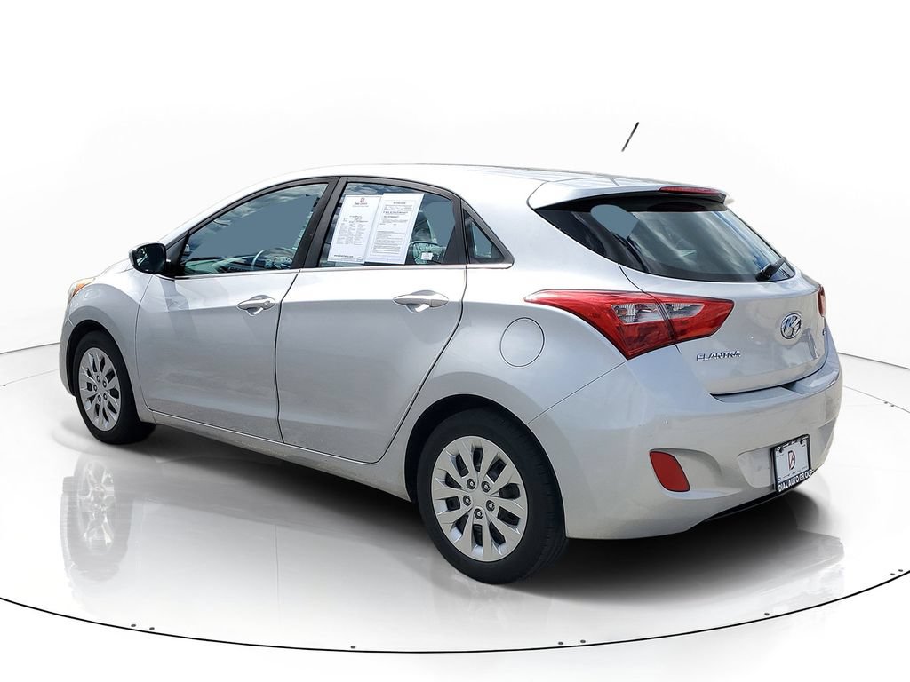 Used 2017 Hyundai Elantra GT FWD image 3