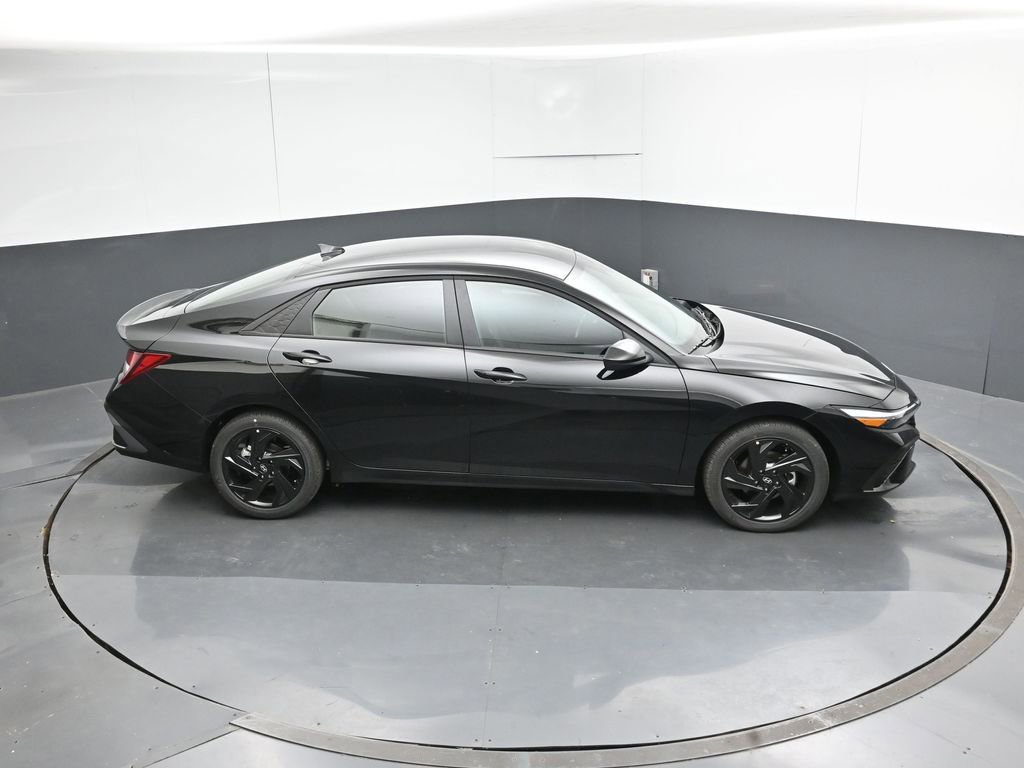 New 2026 Hyundai Elantra SEL Sport Premium FWD image 22