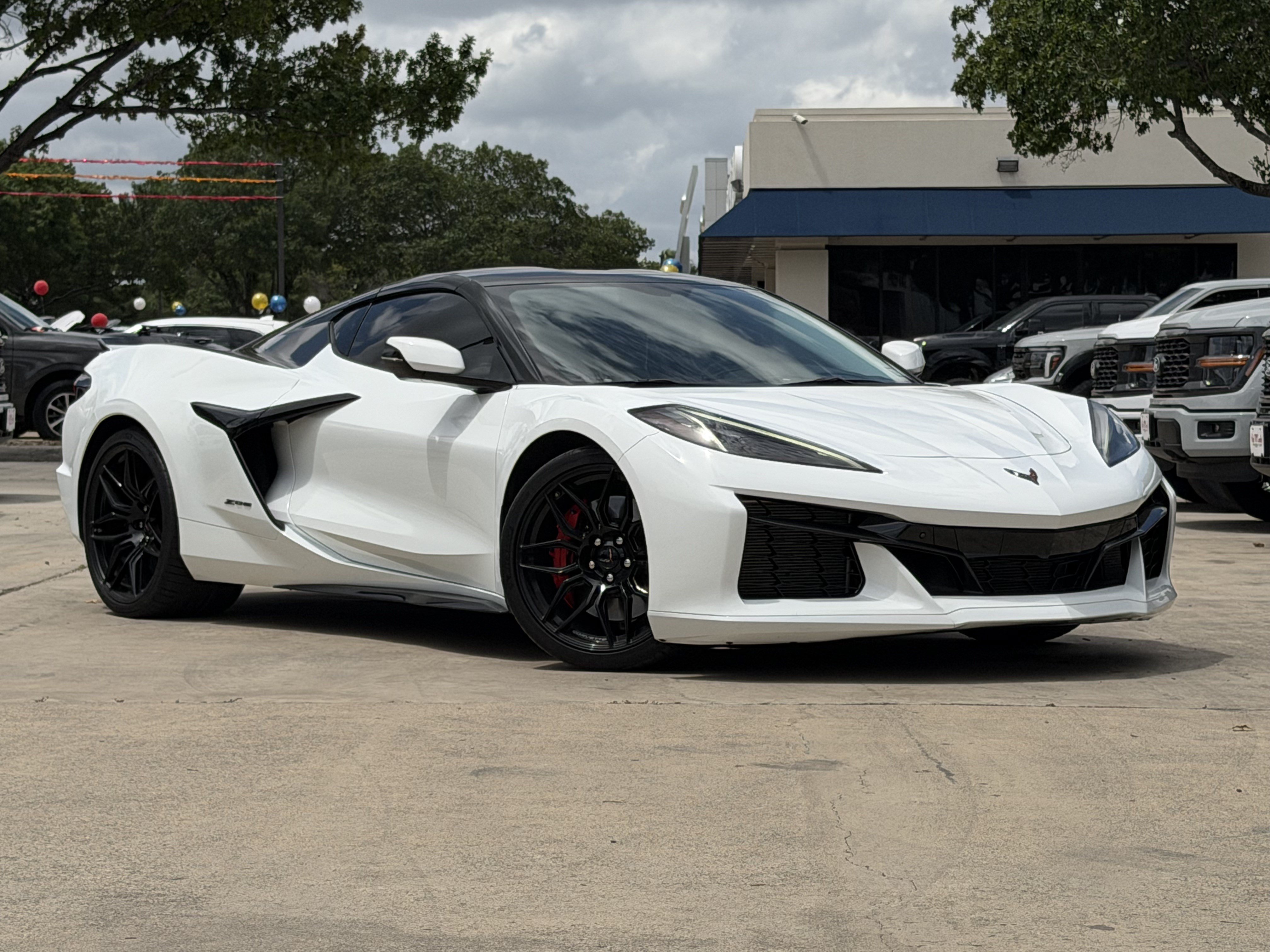 Used 2023 Chevrolet Corvette Z06 w/ Battery Protection Package RWD image 2