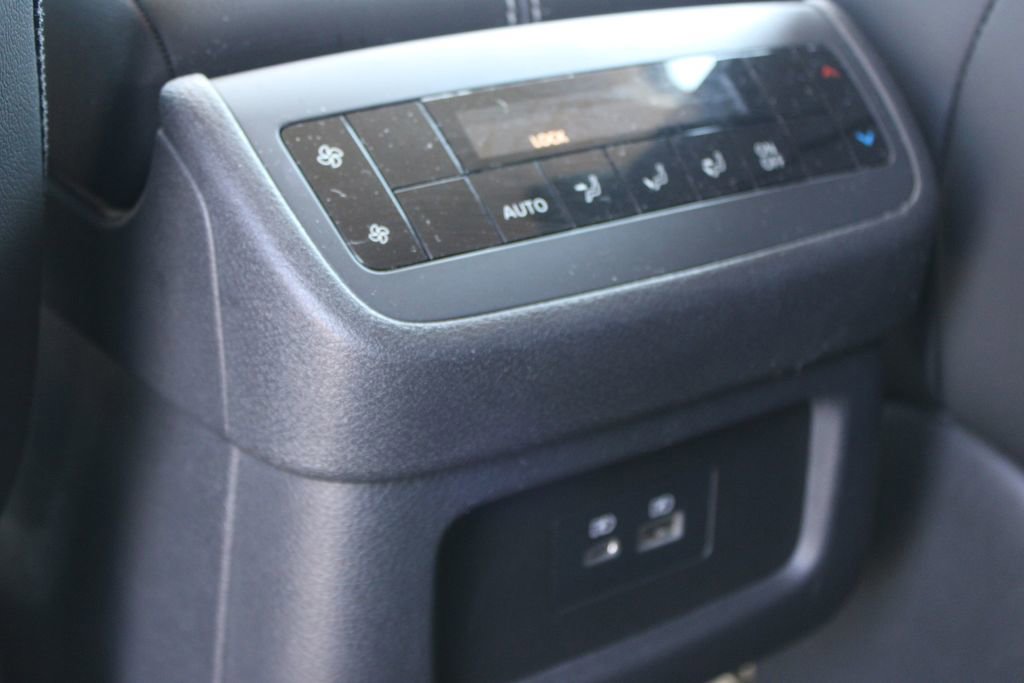 Used 2025 Nissan Pathfinder SL FWD image 27