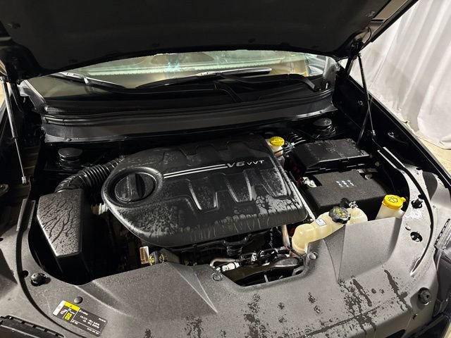 Used 2022 Jeep Cherokee Latitude Lux w/ Mopar Interior Package AWD/4WD image 22