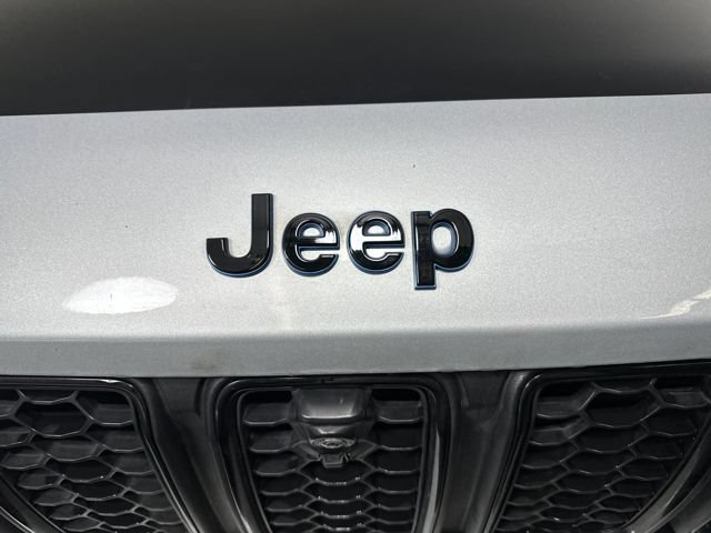 Used 2023 Jeep Grand Cherokee Trailhawk w/ Luxury Tech Group III AWD/4WD image 9