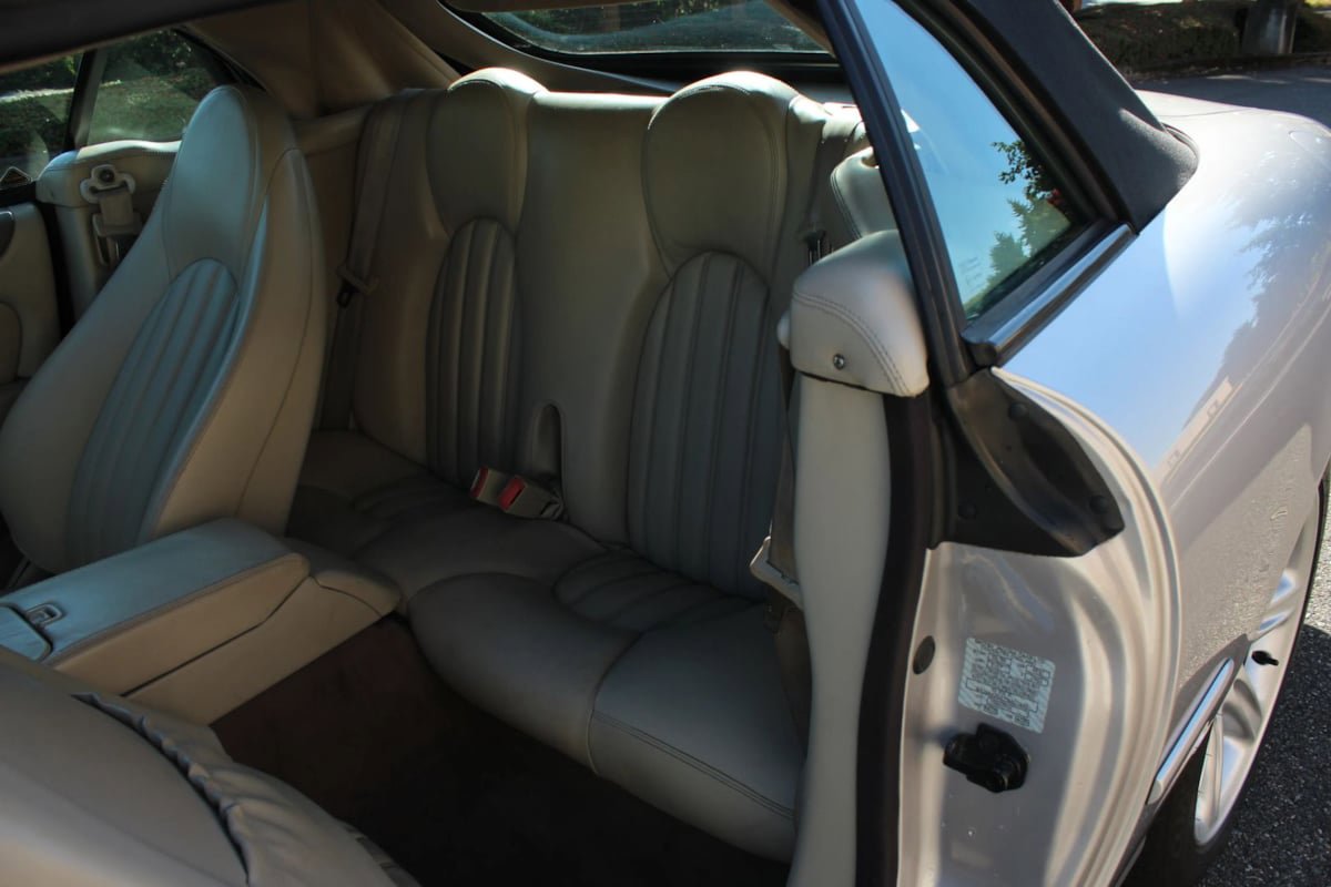 Used 2000 Jaguar XK8 image 29