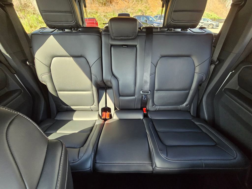 Used 2025 Ford Bronco Outer Banks image 44