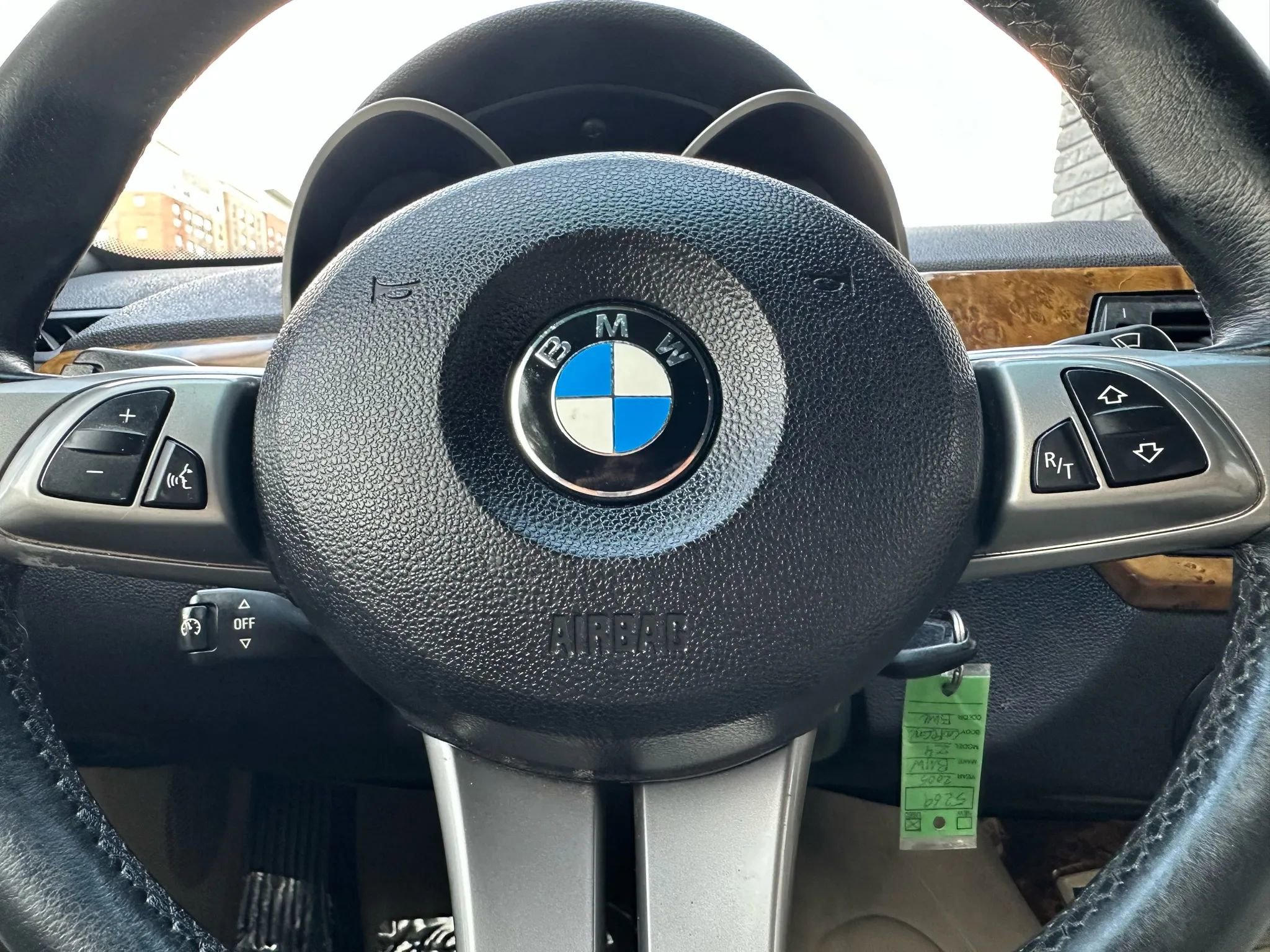 Used 2005 BMW Z4 2.5i image 13