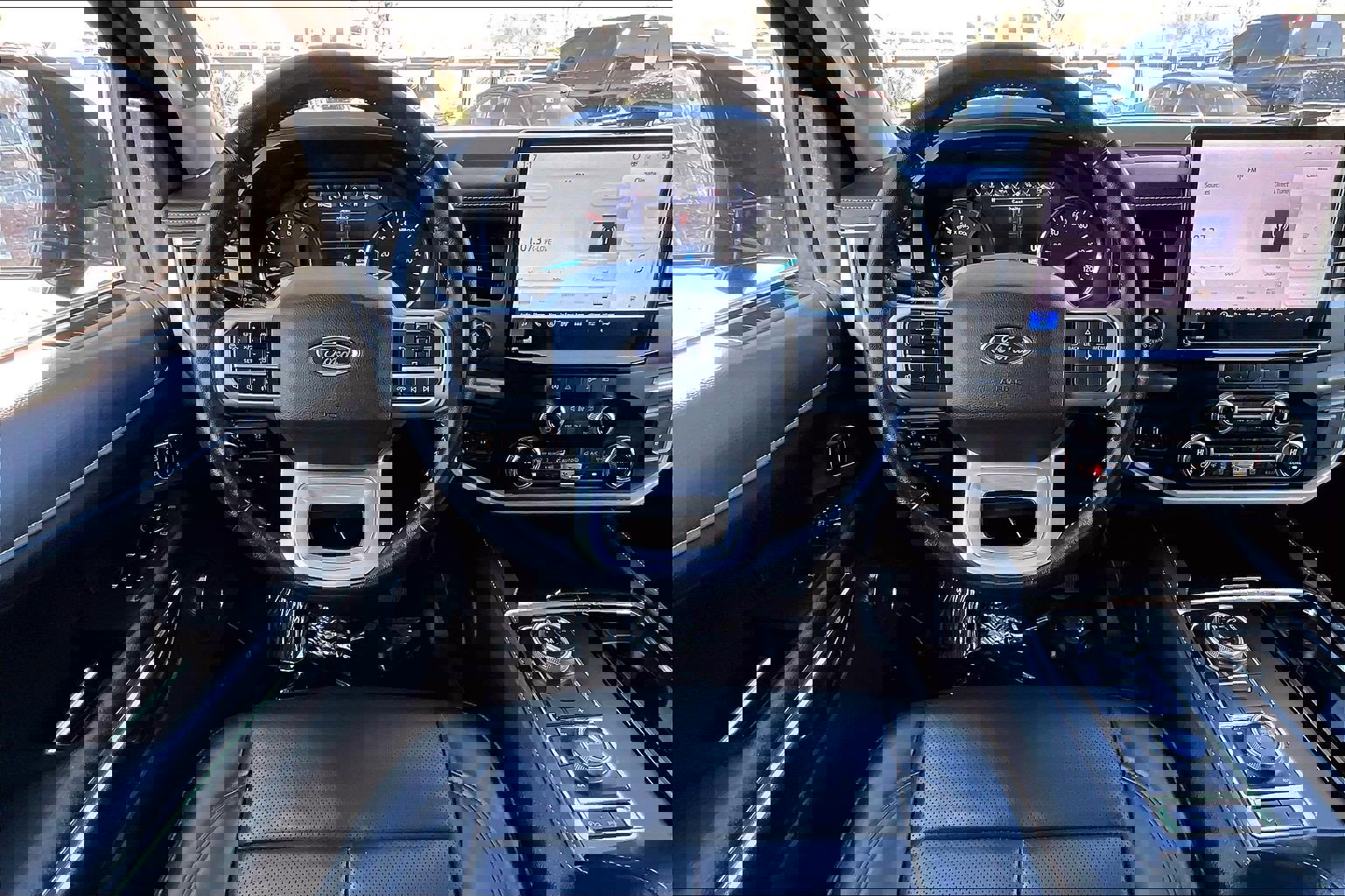 Used 2023 Ford Expedition XLT image 5