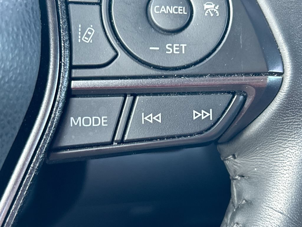 Used 2023 Toyota Camry SE w/ Convenience Package FWD image 17