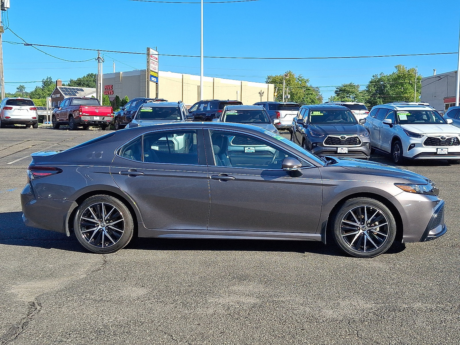 Certified 2024 Toyota Camry SE w/ Cold Weather Package FWD image 8