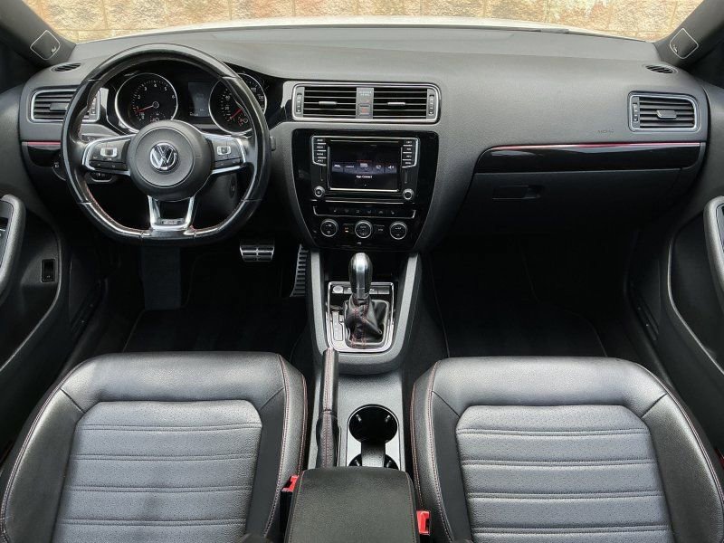 Used 2017 Volkswagen Jetta GLI FWD image 14