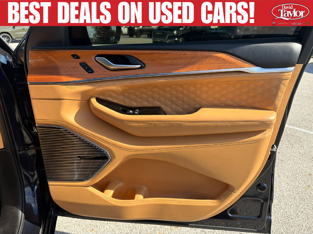 Used 2022 Jeep Grand Cherokee Summit AWD/4WD image 39