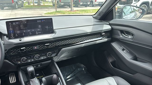 Used 2025 Honda Accord Sport image 16