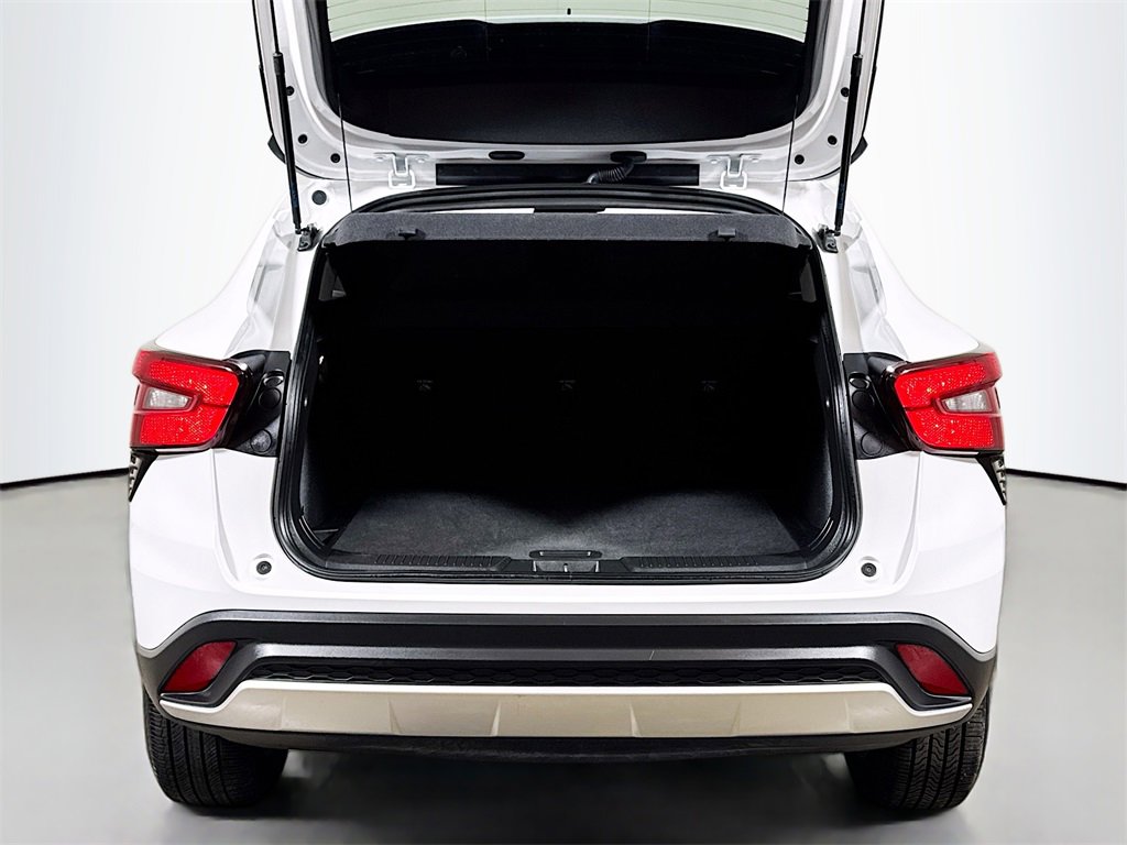 Used 2024 Chevrolet Trax LT image 22