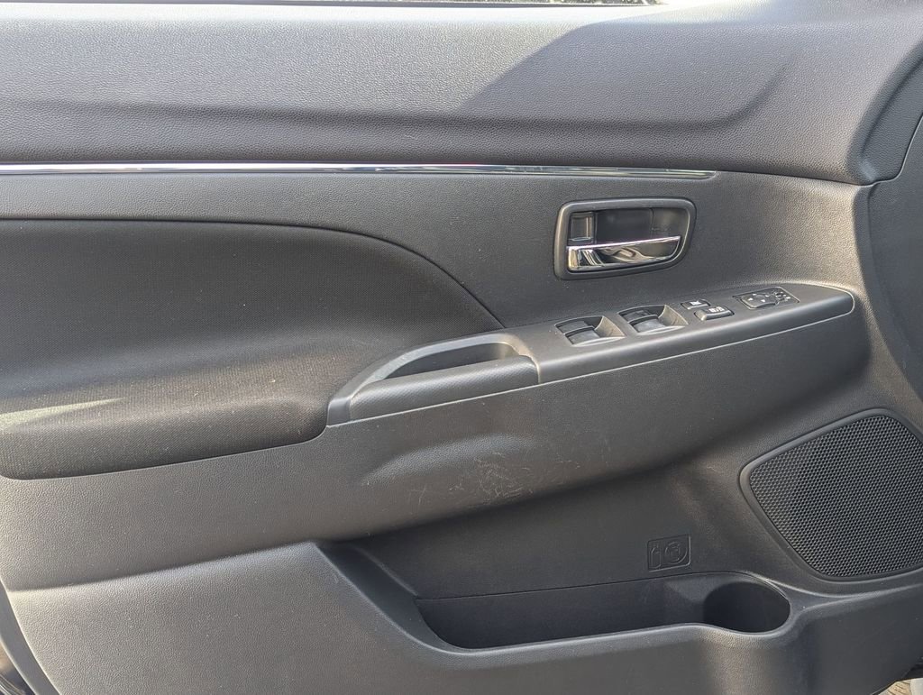 Used 2021 Mitsubishi Outlander Sport ES FWD image 12