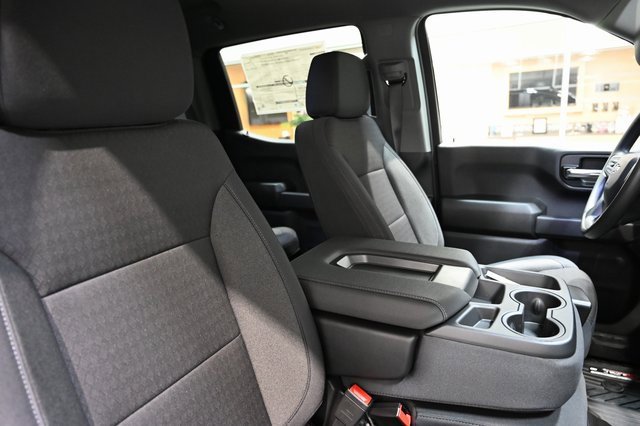 New 2026 Chevrolet Silverado 1500 Custom Trail Boss w/ Turbomax Blackout Package image 9