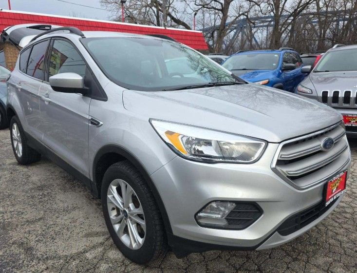 Used 2018 Ford Escape SE w/ SE Sync 3 Package image 4