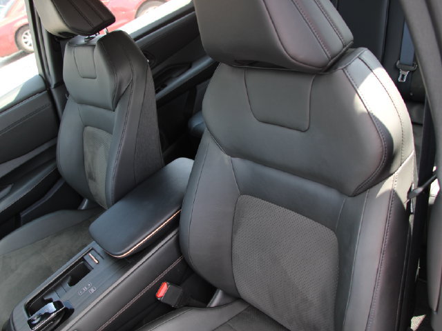 Used 2024 Nissan Ariya AWD image 5
